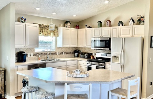 Lynnhaven Maison | 2/2 in The Village of Lynnhaven