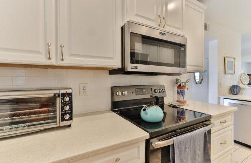 Bouchelles Island Appartement | 2-2 Riverfront Condo At Bouchelle Island
