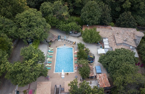 Gravieres Maison | Gîte 2/4 personnes au sein du Domaine des Garidels