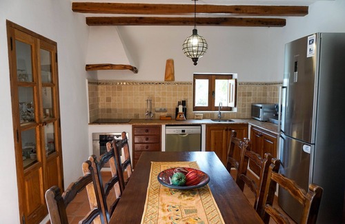 Santa Gertrudis Cottage | Profitez et détendez-vous. Situé au centre ville avec piscine privée, WIFI, A / C