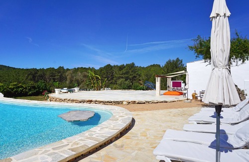 Santa Gertrudis Cottage | Profitez et détendez-vous. Situé au centre ville avec piscine privée, WIFI, A / C