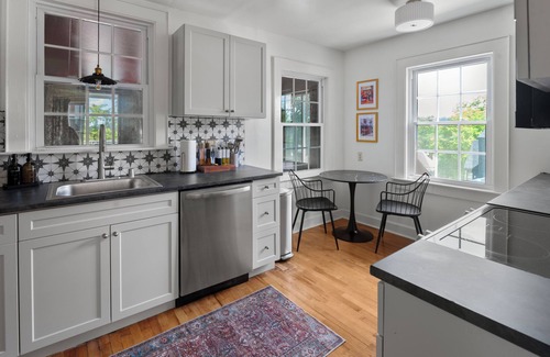 Frankfort Maison | 2.7 mi to Buffalo Trace|Hot tub|Firepit|Poker|Espresso Machine