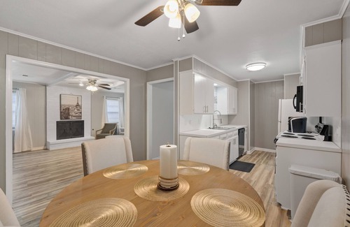 Fort Smith Appartement | 2-bd, 2-ba apartment in a prime location of Fort Smith. WiFi, AC, TV, and more.