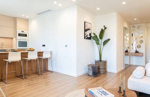 Voula Appartement | 2-BD Luxury Apt Sea View Balcony near the beach