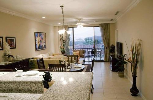 Coco Maison | 2-BD Ocean-View Condo on 3rd Floor