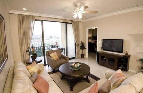 Coco Maison | 2-BD Ocean-View Condo on 3rd Floor