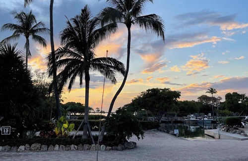 Wynken Blynken and Nod Maison | 2-BD RM in Buttonwood Bay Key Largo, waterfront, modern comfort; coastal retreat