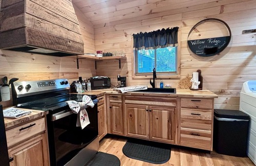 Fayetteville Cabine | Willow Ridge is located in the heart of the New River Gorge National Park