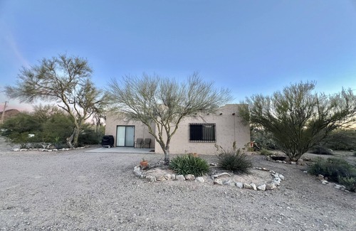 Drexel Heights Maison | 2 Bdr 1 Bath Mountain View House