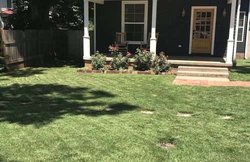 Guthrie Maison | 2 BDR-2.5 Bath beautifully remodeled 1930 cottage 2 blocks from Downtown