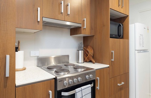 Rocklea Appartement | 2 Bdr Apt! Garage! Clean! GST Credits! 216D2