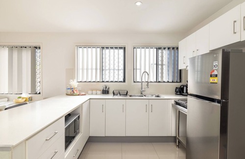 Sunnybank Appartement | 2 Bdr Apt! Train! Parking! Restaurants! 3144D2