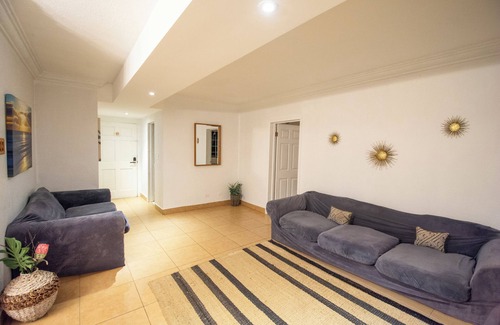 Costa Appartement | 2 BDR - BEACHFRONT Cosy Apt