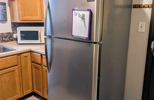 Washington Heights Appartement | 2- Bdrm Apt Desert Themed w/AC in Chicago