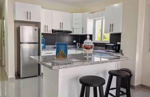 Paraiso Appartement | 2 Bdrm Apt near River and Beach, Wifi, Mount Views