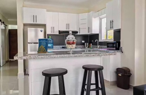 Paraiso Appartement | 2 Bdrm Apt near River and Beach, Wifi, Mount Views