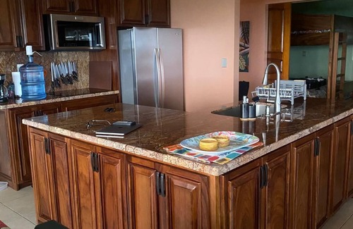 Esterillos Oeste Copropriété | 2-bdrm Upscale Condo - Esterillos Oeste - Sweeping ocean views, Pool, WiF & AC