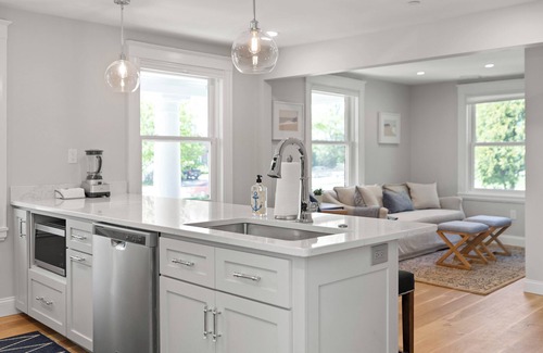 Andover Appartement | 2 Bed, 1.5 Bath Stunning Apartment, Central Andover Location