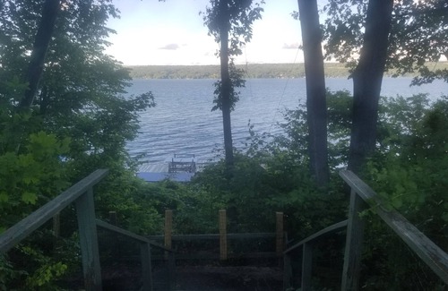 Trumansburg Cabine | 2 lit, 1 propriété du lac de bain!