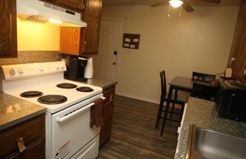 Lawton Appartement | 2 bed/1 bath next to Ft. Sill