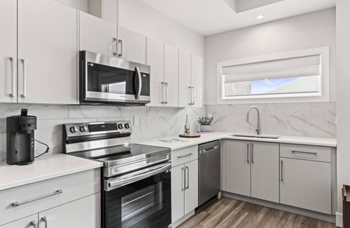 Foothills Appartement | 2 bed, 1 bath on Silver Star Mountain