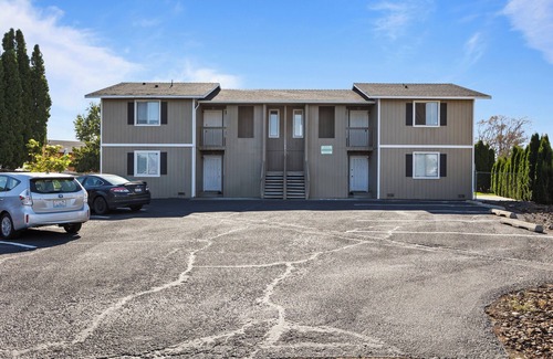 Tri-Cities Appartement | 2 Bed/1 Bath-sleeps 6, pets allowed-Central Location in Cul de Sac