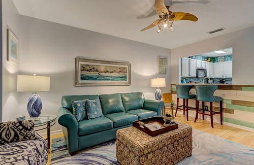 Fernandina Beach Maison | 2 Bed/2.5 Bath Townhome In Gorgeous Timeless Amelia Island Steps from the Beach