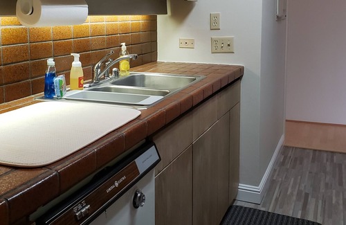 McCully - Moiliili Copropriété | 2Bed 2Bath Condo-Superbe vue sur l'océan, confortable, propre, spacieux et central