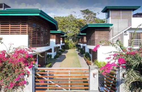Esterillos Oeste Copropriété | 2 bed/2 bath condo- walk to Playa Bejuco- 10am check-in
