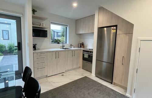 Upper Riccarton Appartement | 2 Bed 2 Bath Retreat