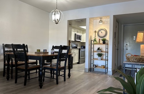 North Mountain Copropriété | 2 Bed 2 Bath Super Bowl/Waste Management