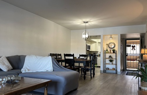 North Mountain Copropriété | 2 Bed 2 Bath Super Bowl/Waste Management