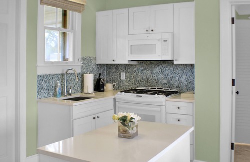 Schooner Bay Village Maison | 2 Bed 2 Bath Waterfront House located in Schooner Bay, Abaco