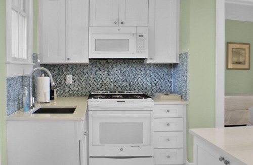 Schooner Bay Village Maison | 2 Bed 2 Bath Waterfront House located in Schooner Bay, Abaco
