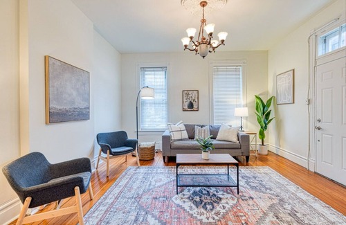 Benton Park Maison | 2 Bed and 1 Bath Family Friendly Home