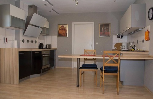 Minfeld Appartement | Appartement à 2 lits "Ferienwohnung Hofgarten" - Maison d'hôtes SOLANA