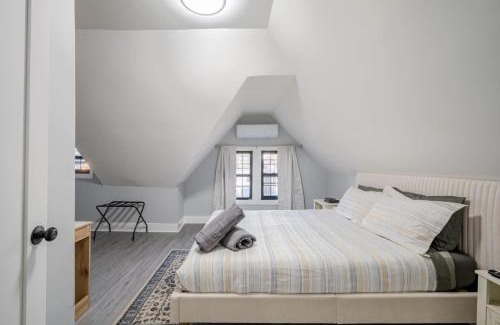 Black Rock Historic District Appartement | 2 Bed Apt in BlackRock by beach