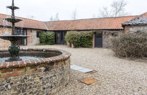 Scole Maison | 2 Bed Barn Holiday Cottage on the border of Suffolk and Norfolk