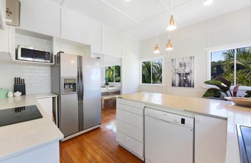 Burleigh Heads Maison | 2-Bed Beach House in Burleigh Heads Amidst Nature