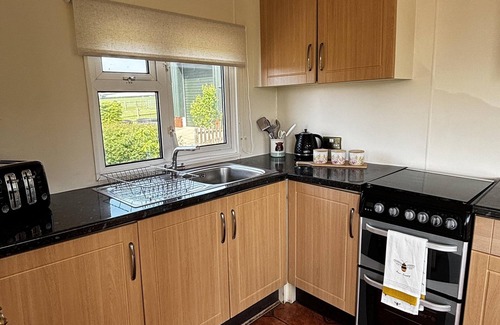 Cullompton Chalet De Ski | 2 Bed Chalet on working farm