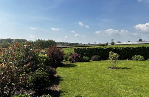 Cullompton Chalet De Ski | 2 Bed Chalet on working farm