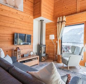 Morzine Chalet De Ski | 2 bed Chalet, sleeps 5 with shared pool - Morzine