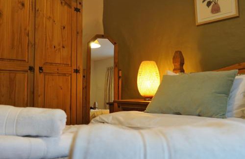 Holsworthy Maison | 2 Bed Cottage - Kids Theme Pool Pets Hot Tub