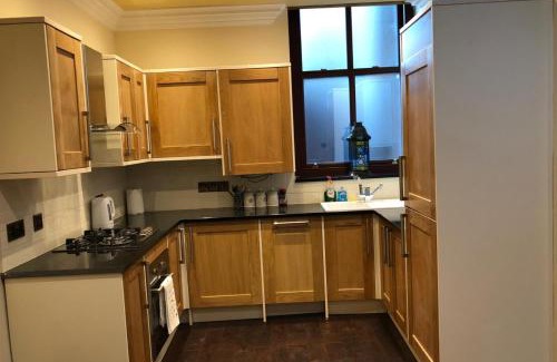 Bellahouston Maison | 2-Bed Cottage Sleeps 4 10 mins to Glasgow Centre
