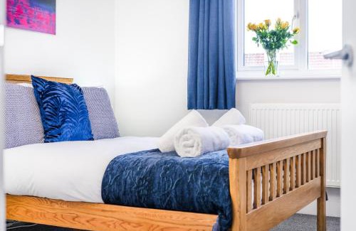 Harlow Maison | 2 Bed Elegant home with Parking in Harlow