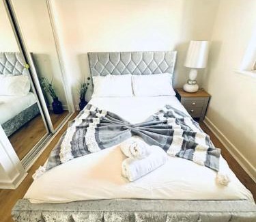 East End Appartement | 2 Bed Entire Upper Cottage Flat in Central Glasgow