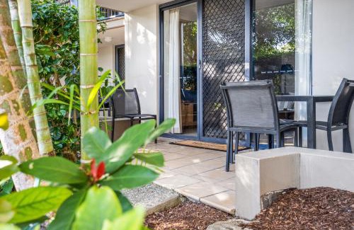 Mermaid Beach Appartement | 2-Bed Family Haven with Pools, BBQ & Playgrounds