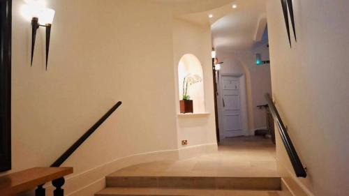 Mayfair Appartement | 2 Bed Flat In Mayfair Central London 1 Minute Walk To Oxford Circus and Green Park Station