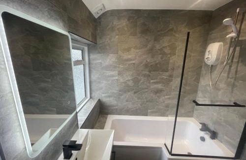 Pinkwell Appartement | 2 Bed Flat near Heathrow Airport & Elizabeth Line