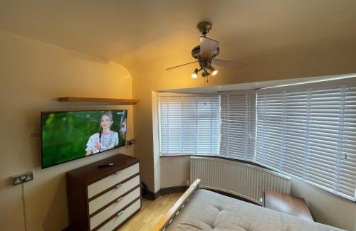 Pinkwell Appartement | 2 Bed Flat near Heathrow Airport & Elizabeth Line